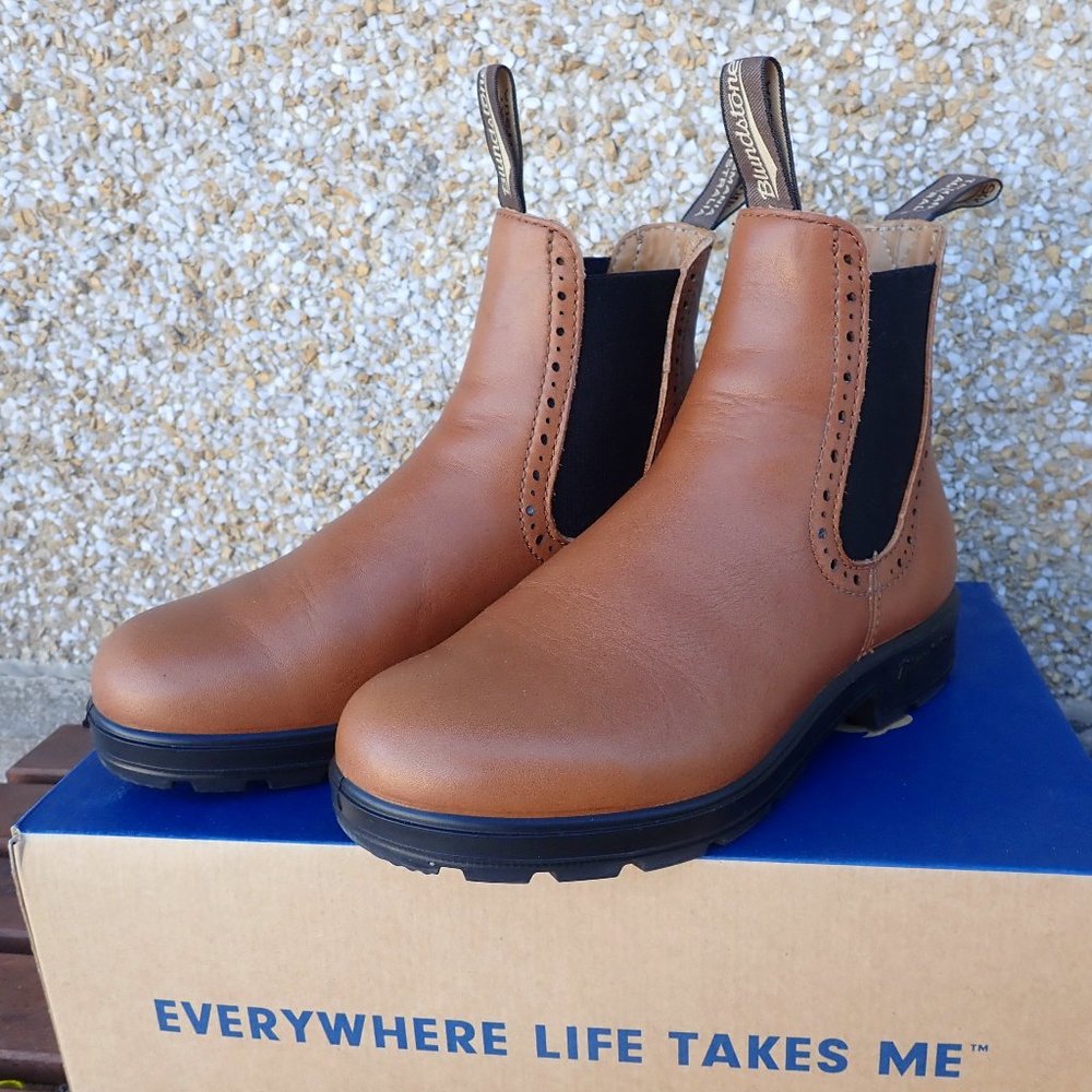 Blundstone chelsea boots